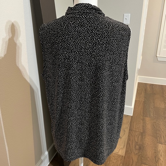 Women’s Anne Klein Sleeveless Blouse - 2X - Black - Picture 2 of 5